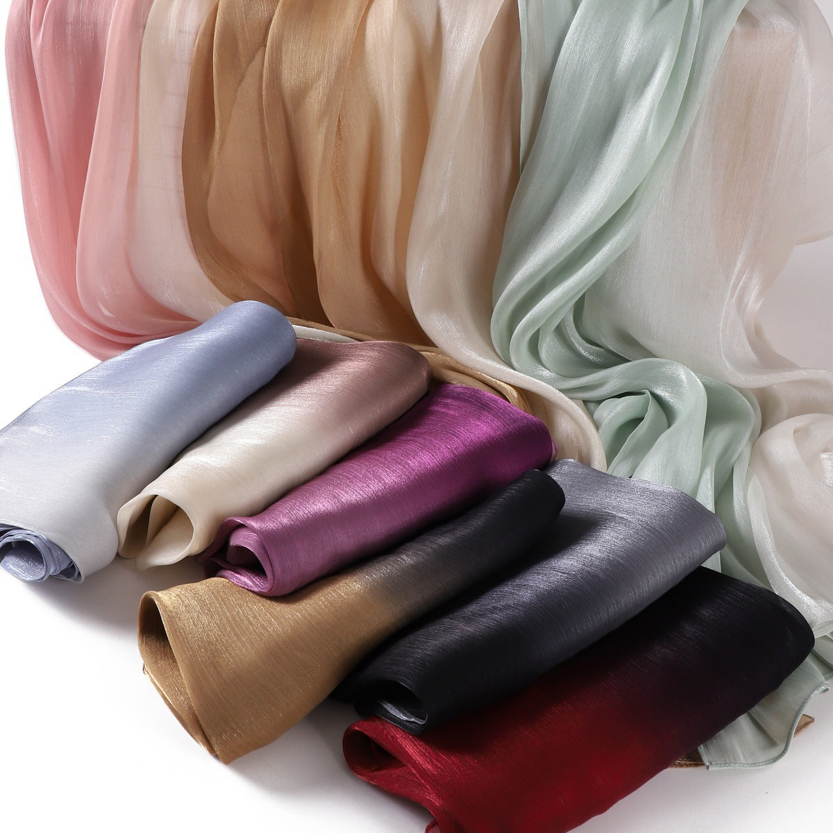 Gradient-colored Island Satin Crinkle Long Scarfnecktie