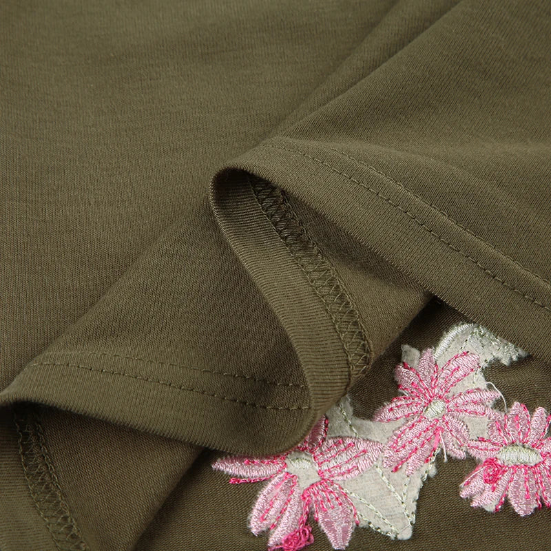 SUCHCUTE Retro Geen Floral Embroidery V Neck Cap Sleeve Tops Y2k Women's Slim T-shirt Chic Streetwear Slim Top Summer Clothes