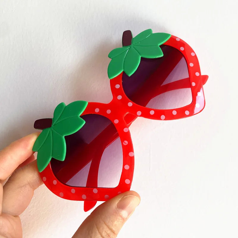 Fashion Cartoon Sun Glasses Kids Cut Anti-UV Spectacles Funny Eyeglasses Simplity Google Children Strawberry Sunglasses