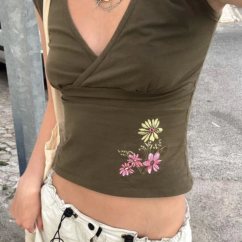 SUCHCUTE Retro Geen Floral Embroidery V Neck Cap Sleeve Tops Y2k Women's Slim T-shirt Chic Streetwear Slim Top Summer Clothes
