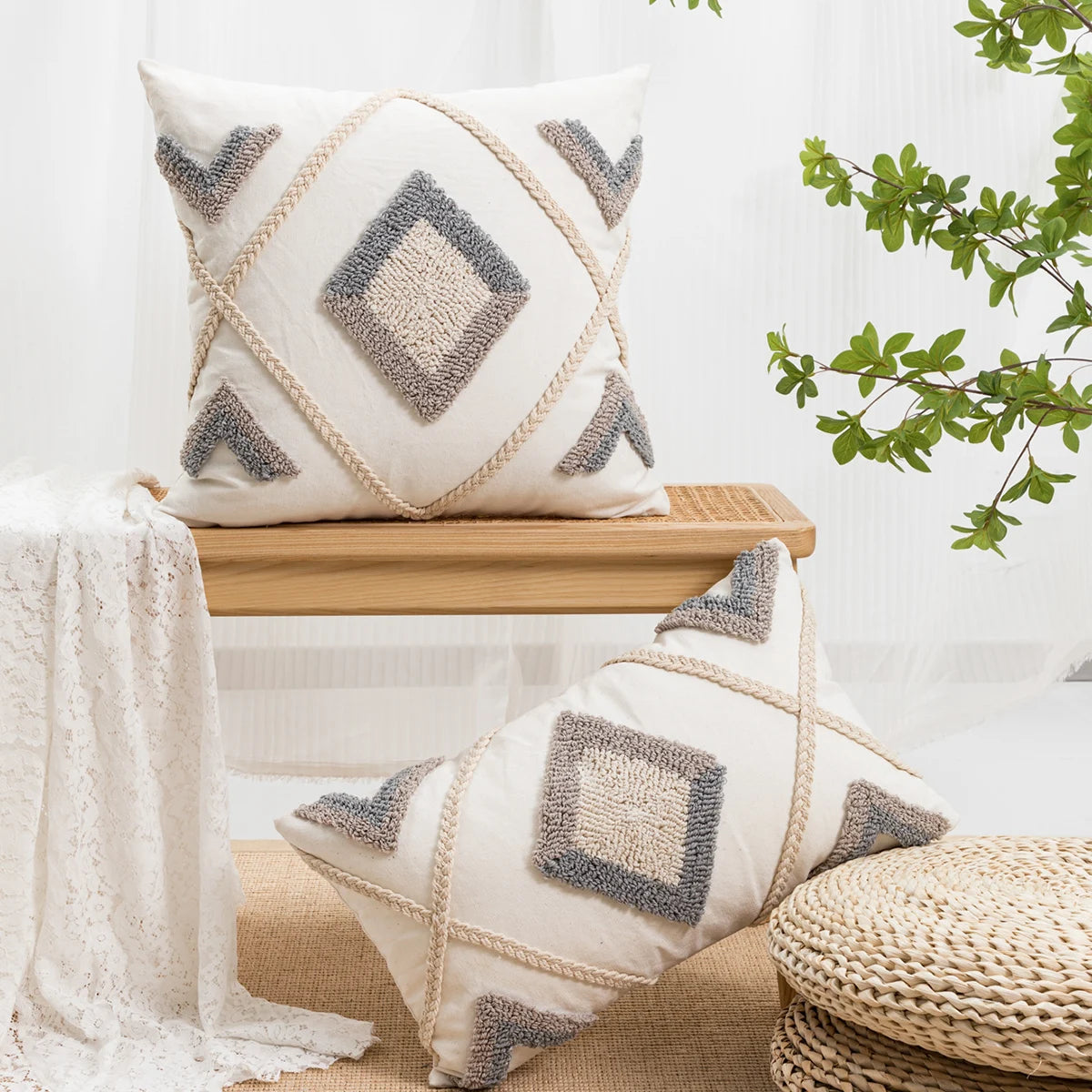 1pc Looped pile diamond pattern weaving. Throw pillow cover for sofas in bedrooms and living rooms.