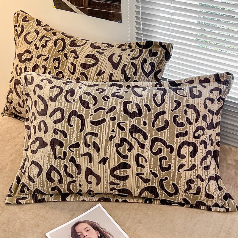 A Pair Of Extra-thick Milk Velvet Pillowcases